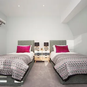  Holiday home ※ Spacious Georgian Coach House & With Parking United Kingdom