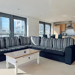  Apartment Modern Two Bedroom